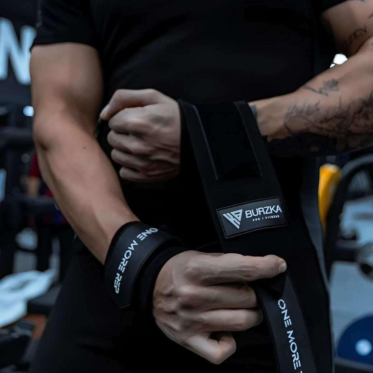 Muñequera 18 pulgadas Negra V.2 - Burzka
